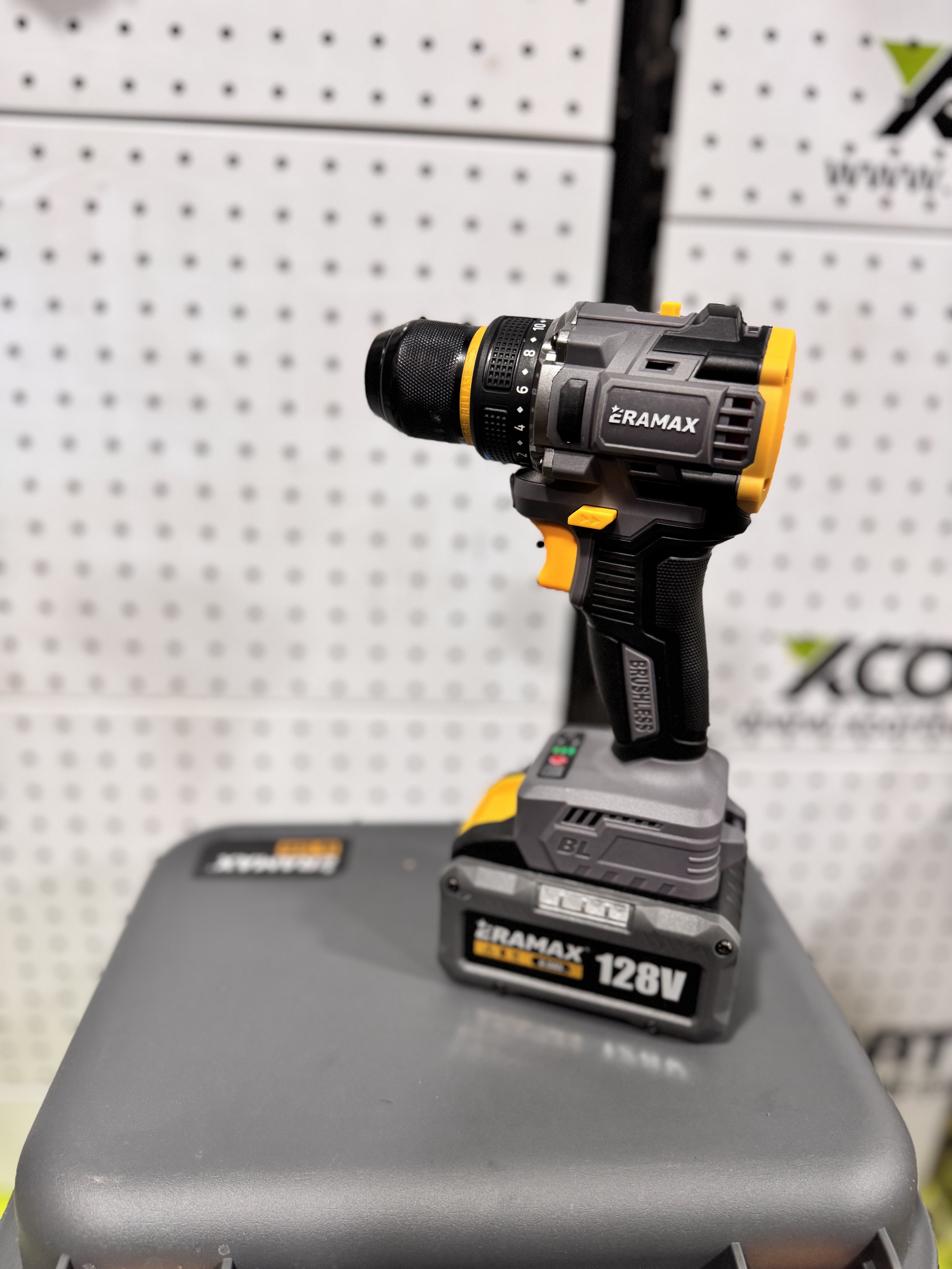 ERAMAX ER-128V — Шурупаверт в Оше, УСТА24