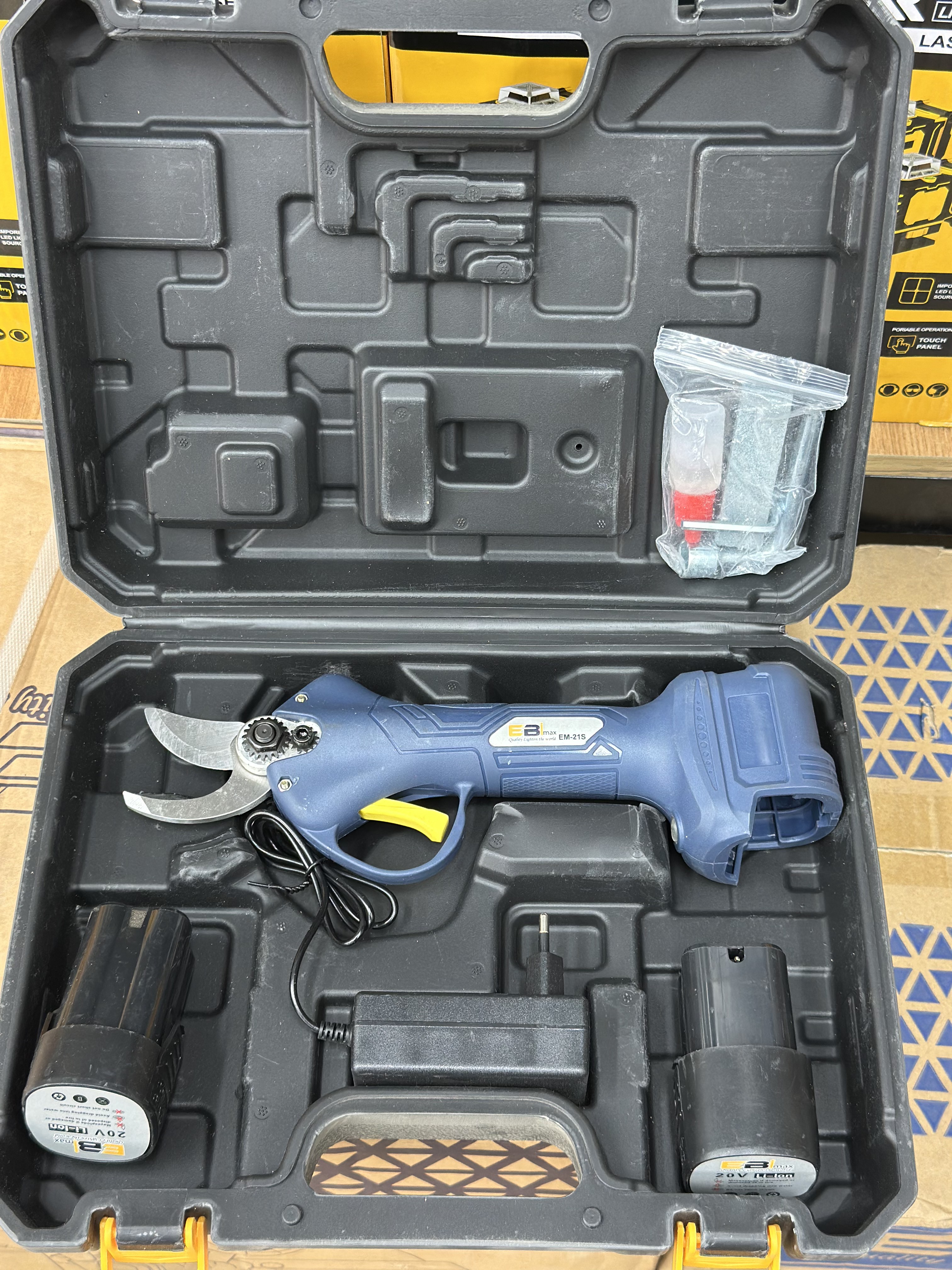 EBi max EM-21S — Акумляторный инструменты в Оше, УСТА24