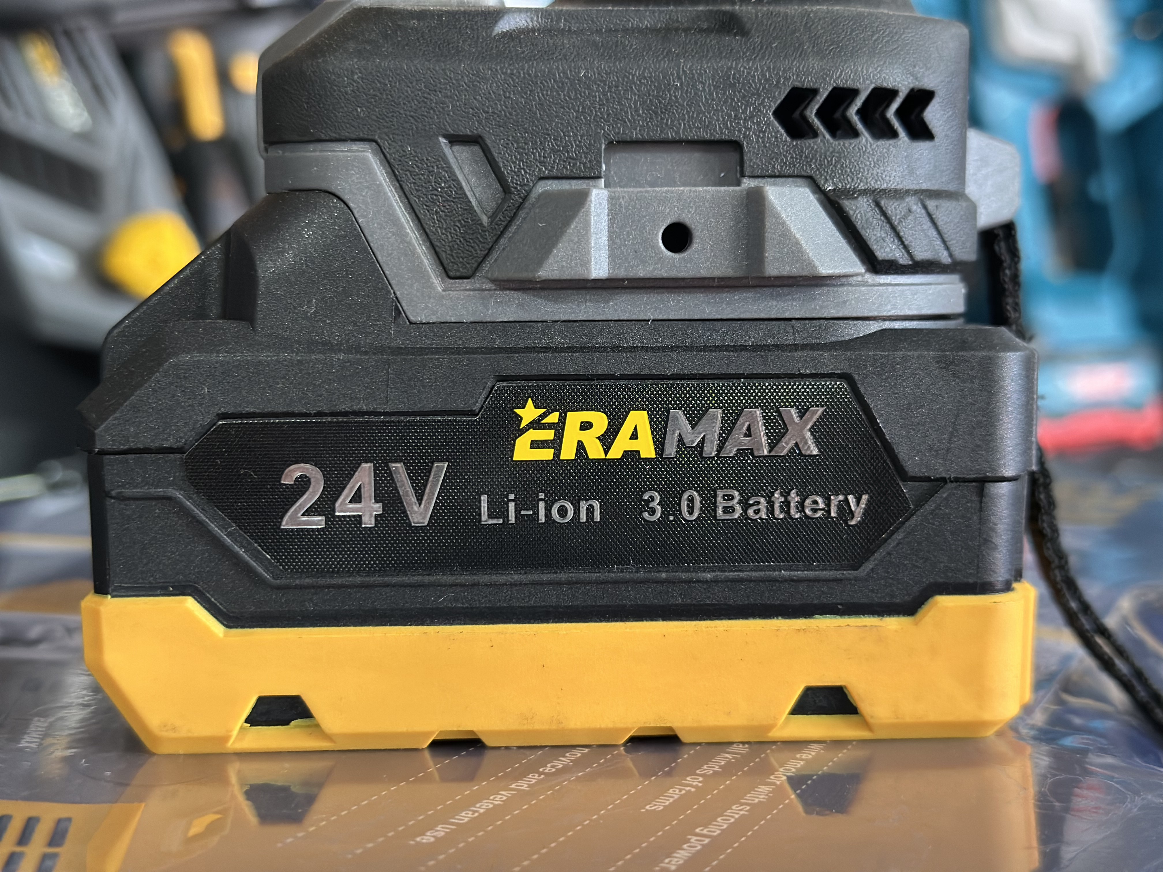 ERAMAX ER-1712 — Акумляторный инструменты в Оше, УСТА24